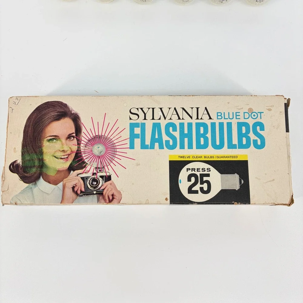 Sylvania Flashbulbs Blue Dot Press 25 Vintage NOS Photography 12 Count Pack